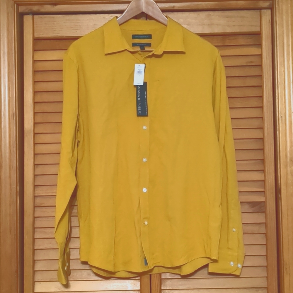 Banana Republic Button Down Shirt